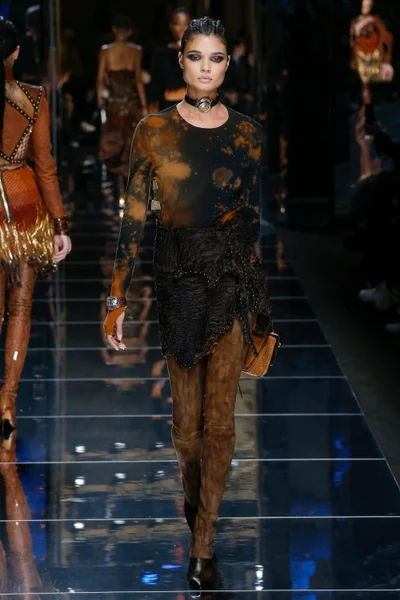Look 4
